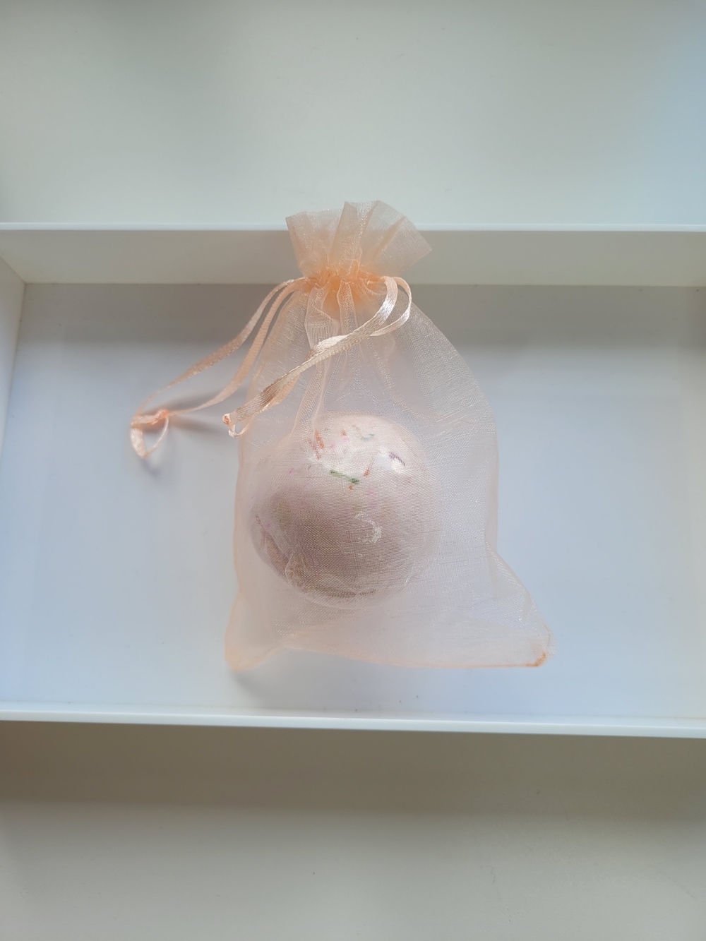 🎁 Free with purchase of $25+ / Bath Bomb in Peach Organza Gift Bag